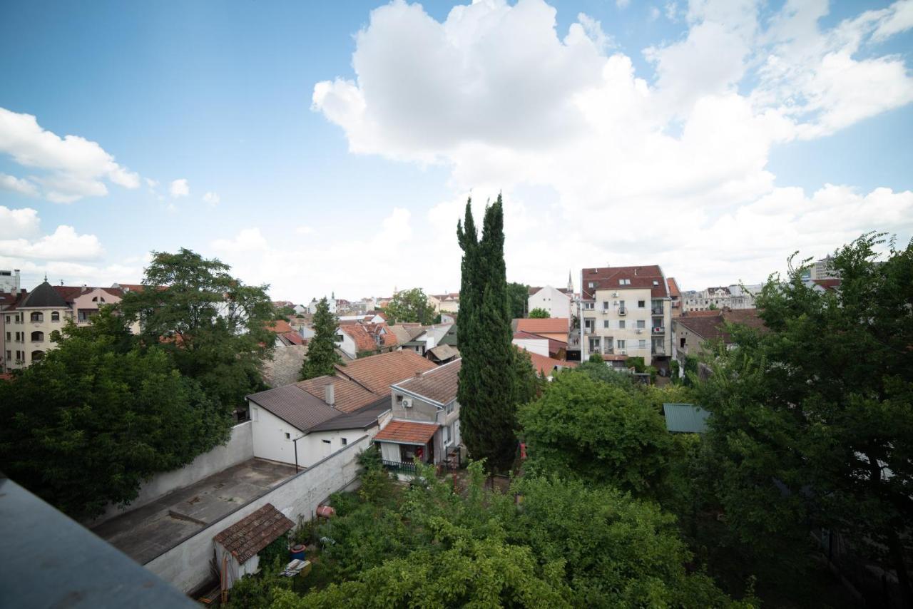 Apartment Vera With Free Garage Novi Sad Exterior photo