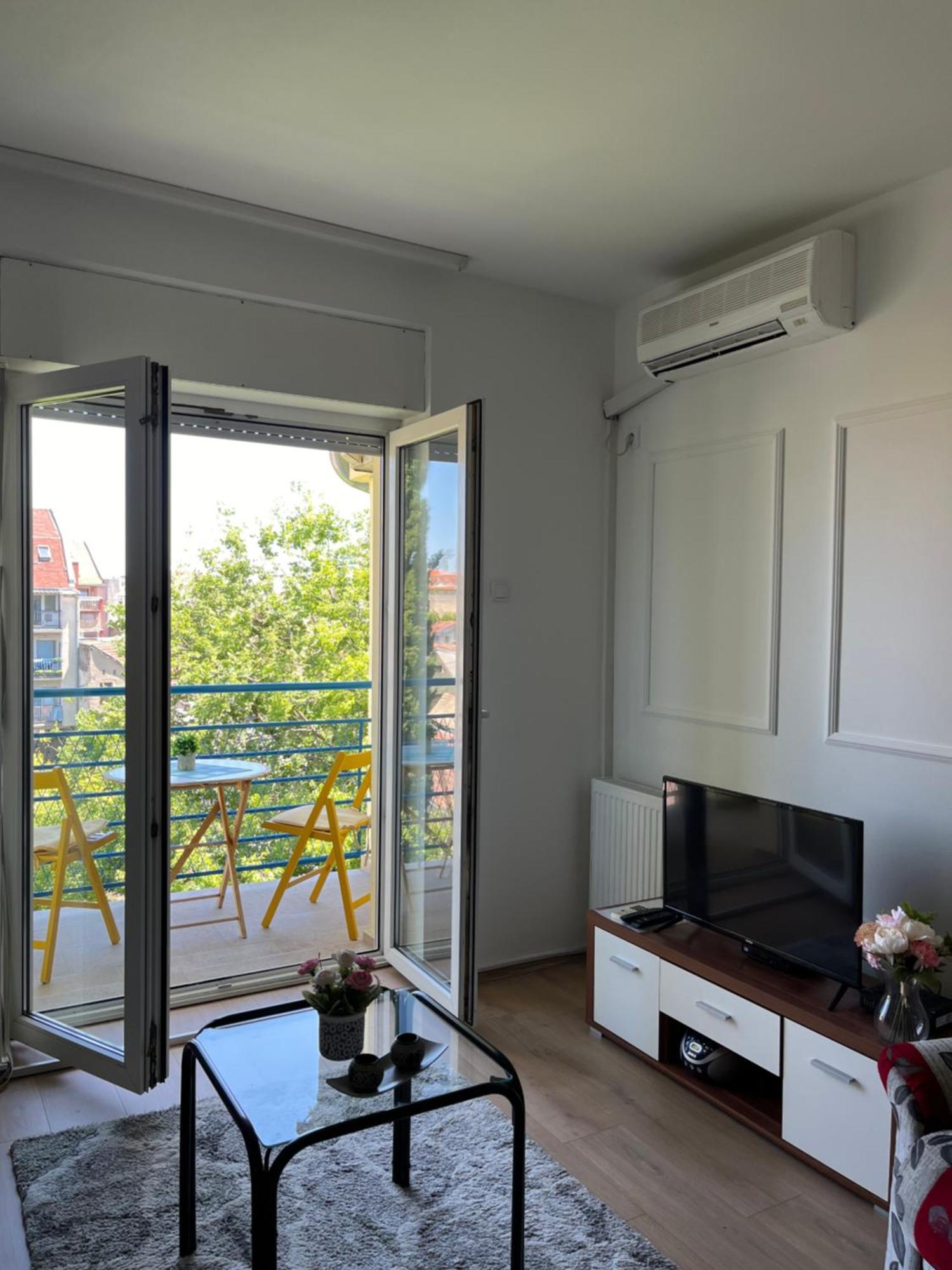 Apartment Vera With Free Garage Novi Sad Exterior photo
